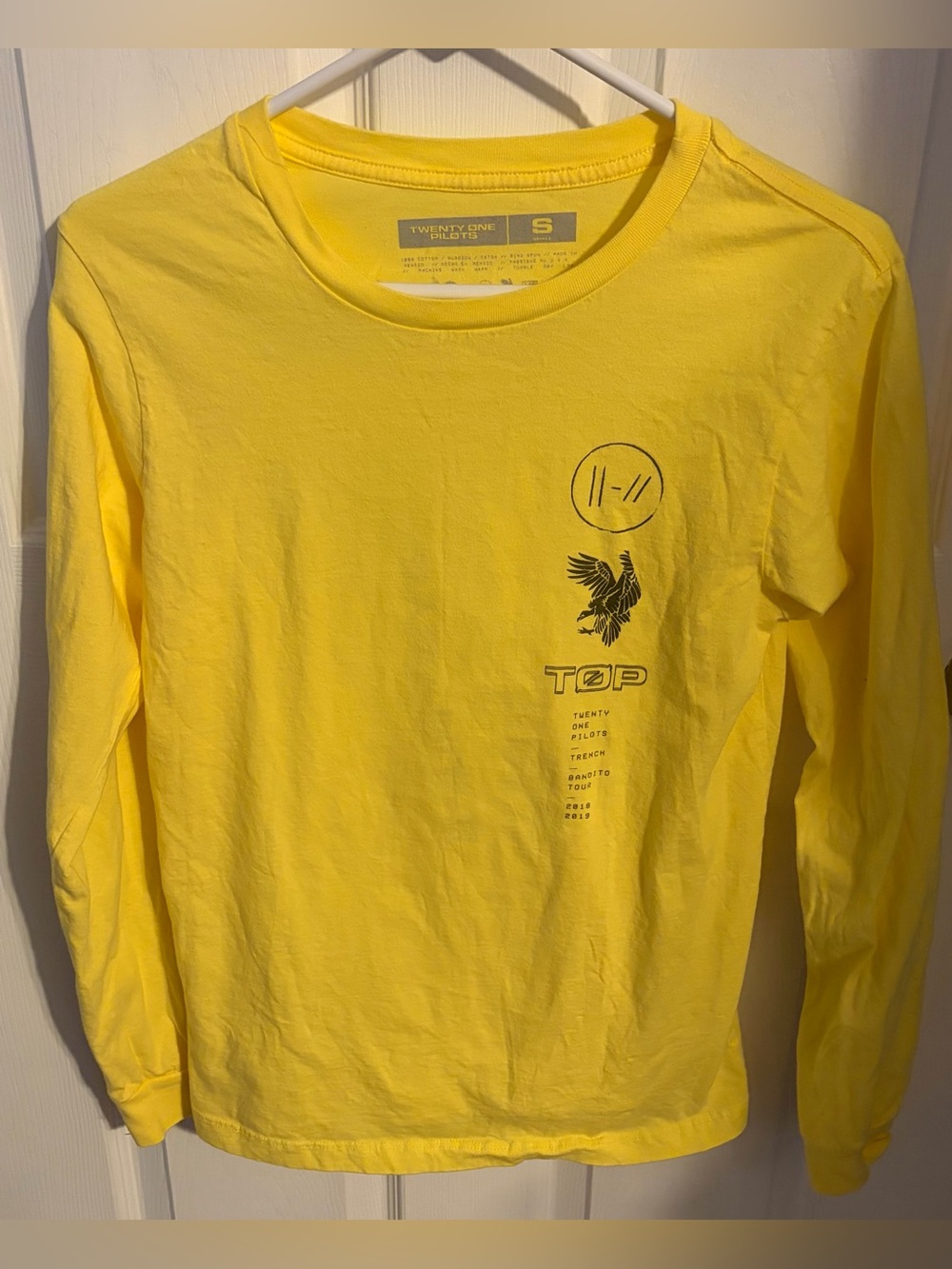 21 Pilots 1919 Bandito Tour Lon
g Sleeve Tee, Size men’s small